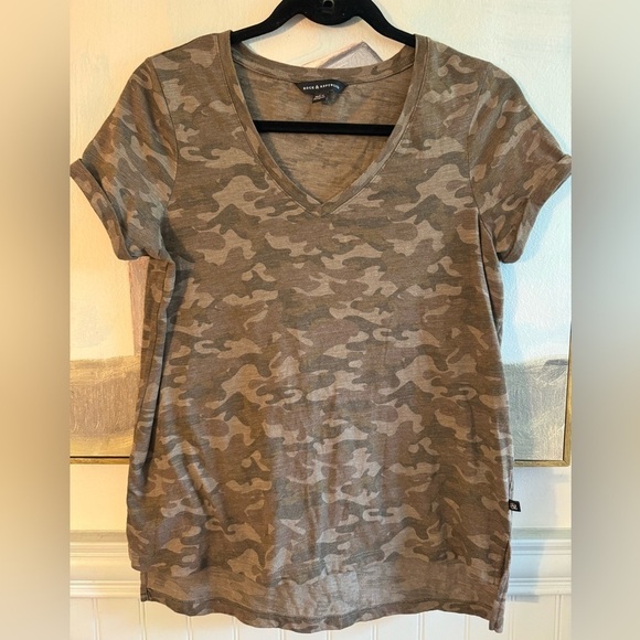Rock & Republic Tops - ROCK & REPUBLIC Brown Green Army Camouflage Print T Shirt Size Small
